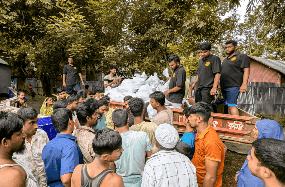Serving the flood victims to deal with the ongoing flood situation